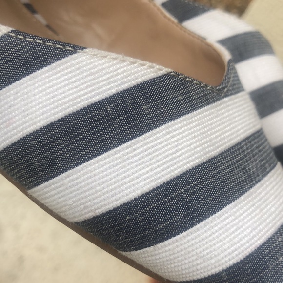 NWOT! Kelly & Katie brand Gray n White Striped Slip-on Flats! Comfortable Sz 9M. - Picture 2 of 7